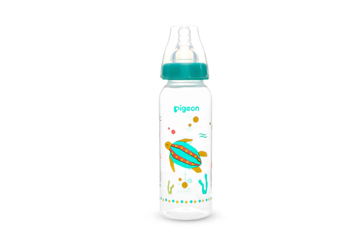 PIGEON FLEXIBLE BOTTLE SOFT AND ELASTIC GREEN 4 MONTHS PLUS 240 ML - Life Care Apotek