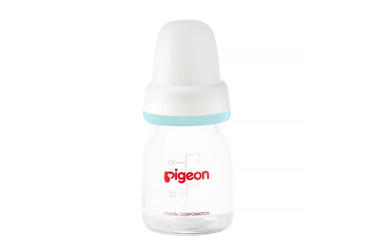 PIGEON FLEXIBLE GLASS JUICE BLUE PLUS 6 MONTH 50 ML - Life Care Apotek