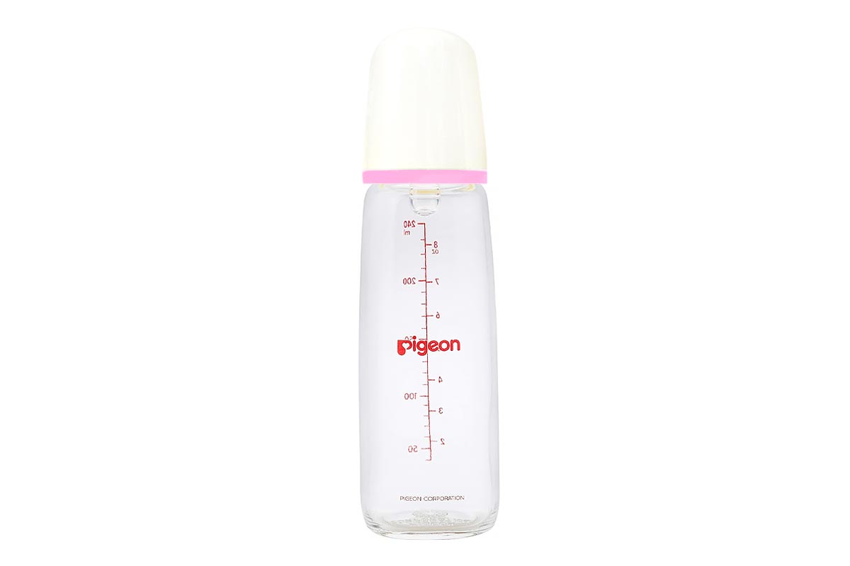 PIGEON FLEXIBLE PLASTIC BOTTLE 4 PLUS MONTHS COLOR WHITE AND PINK 240 ML - Life Care Apotek