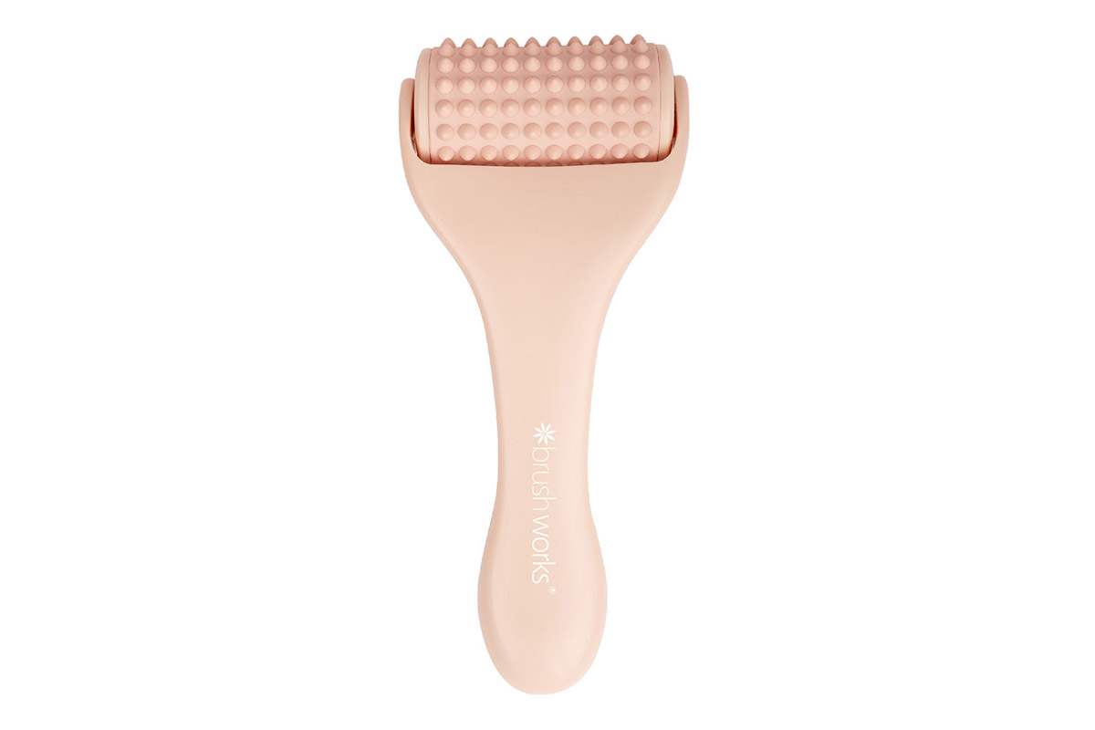 BRUSH WORKS MASSAGING BODY ROLLER - Life Care Apotek